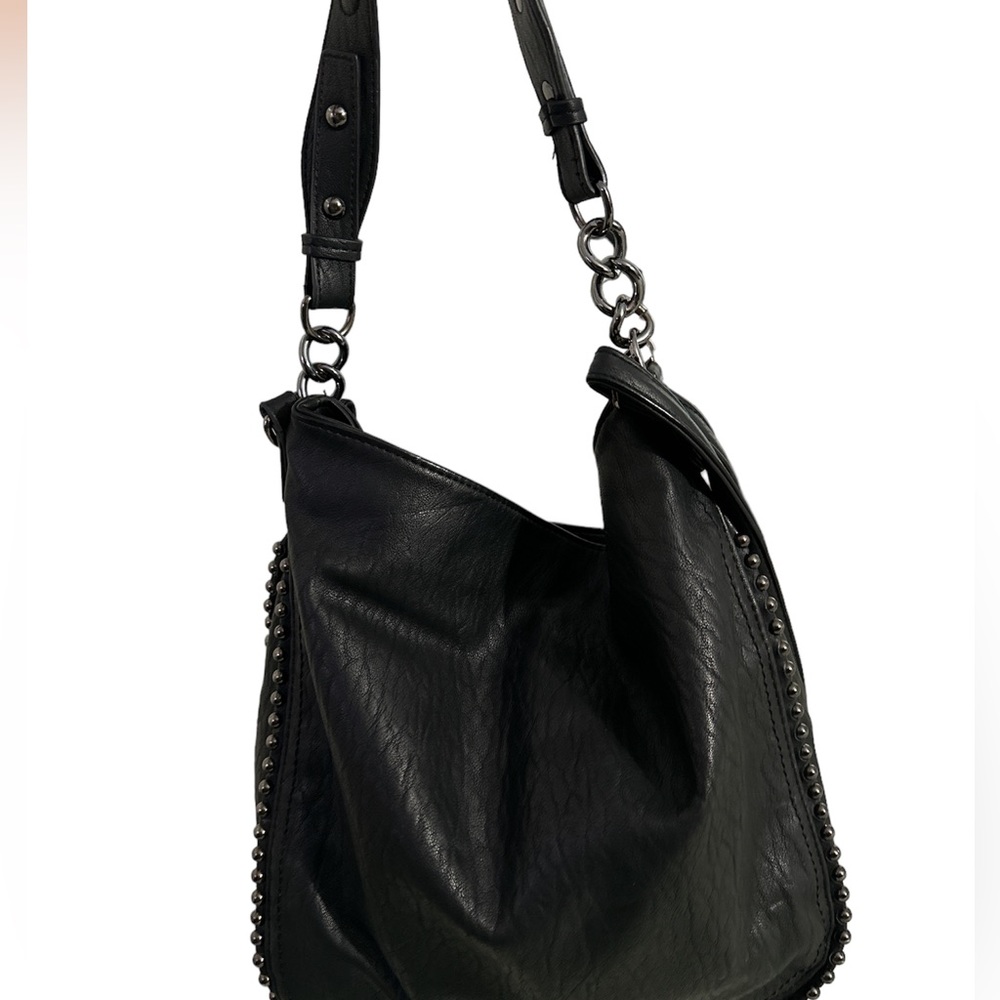Black shoulder bag